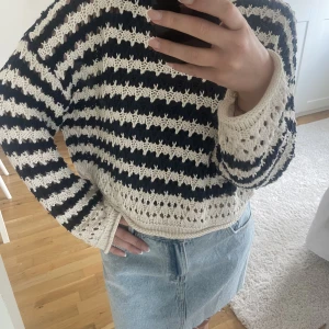 Stickad tröja - Som nytt skick 