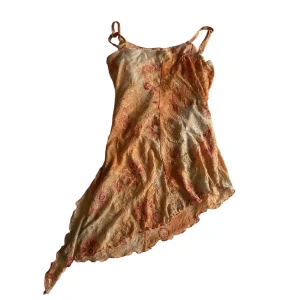 Glittrig orange topp  - Asymmetrisk linne. Kontakta vid intresse <3