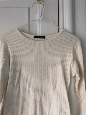 Vit tröja Brandy Melville - söt långärmad tröja med mönster 