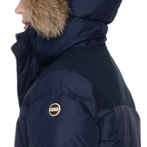 Colmar Long Parka - En unik jacka som är väldigt svår att få tag på. Storleken är 52 (L), köptes för två vintrar sedan men har blivit lite använd. Passar mig som vanligtvis har M. Nypriset var 5990