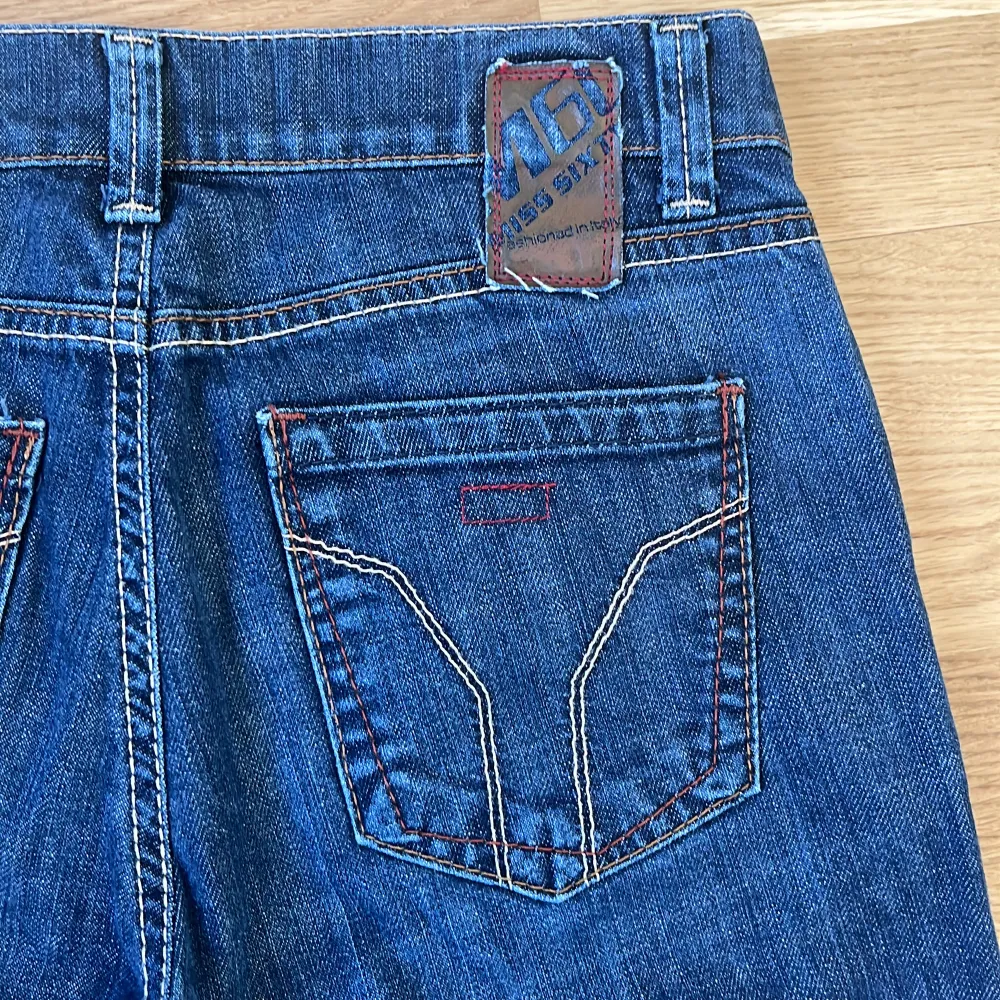 jeans i bra skick, säljer pga inte passar. Jeans & Byxor.
