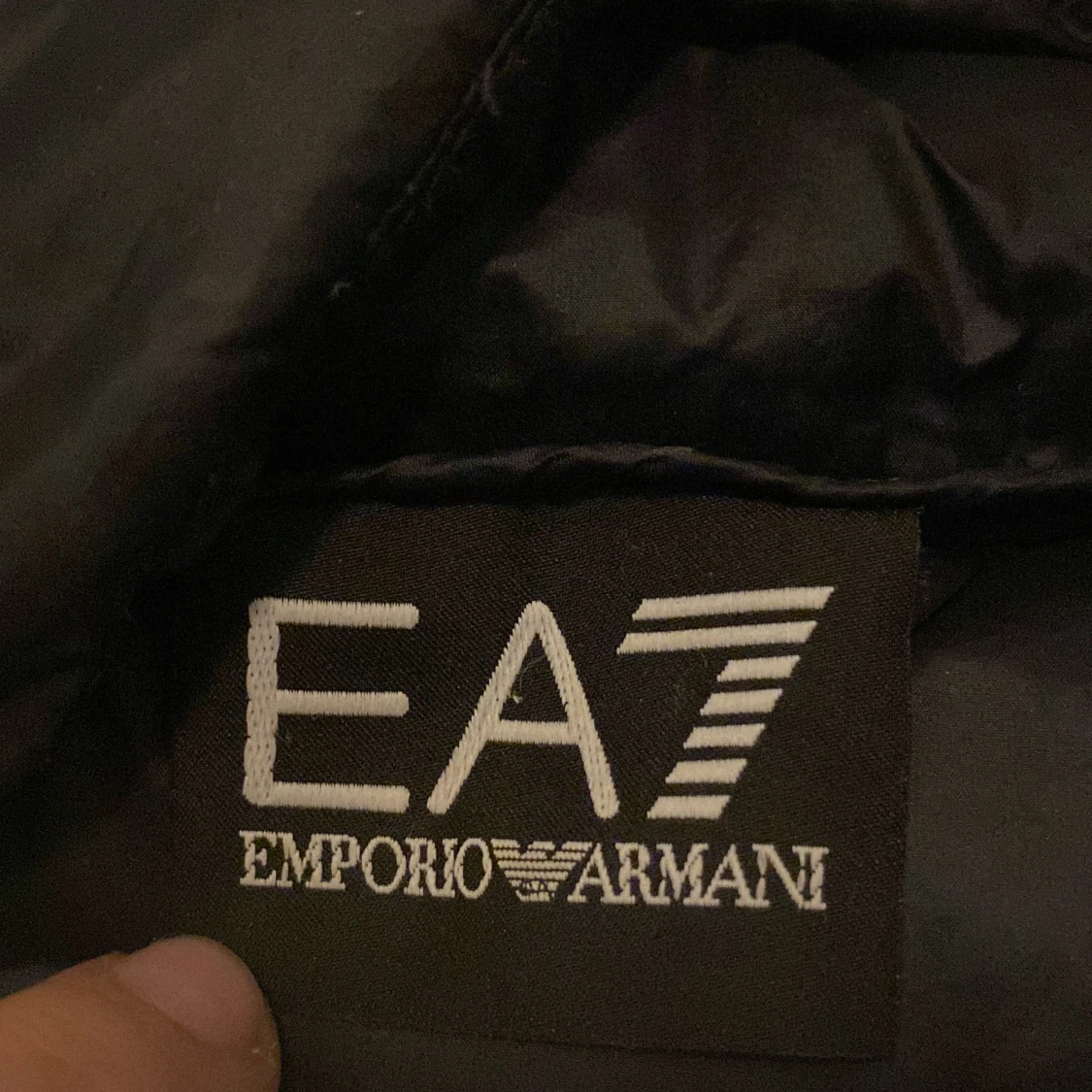 Svart EA7 jacka - 90