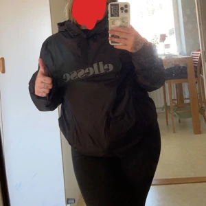 Ellessejacka - använd 5 gånger. nyckick. storlek L. nyskick. 