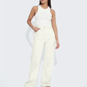 Jeans  - Jätte fina knappt använda vida jeans från bikbok, köpta för 599kr