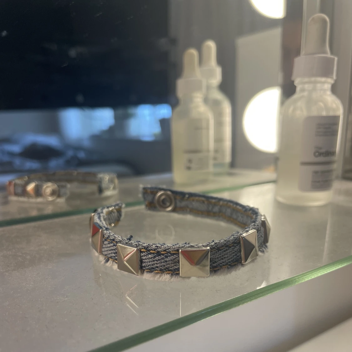 Jeansarmband med nitar - 90