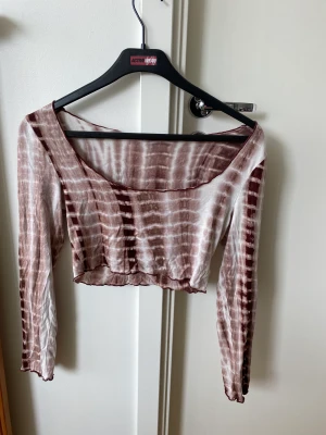 Brun Meshtopp  - Superfin brun Meshtopp. Endast använd fåtal gånger. Strl S men stretchig så passar även någon som har XS Elr M.