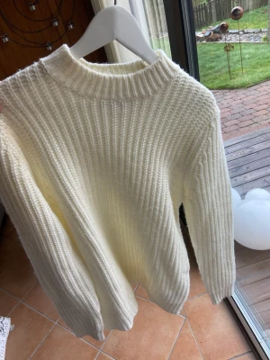 Stickad tröja - Stickad tröja Condition 9/10