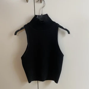 Zara topp - Mycket fin svart zara topp i strl XS🩷