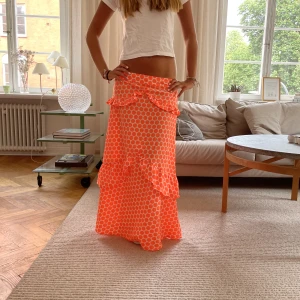 Lowwaist kjol😍 - Sååå fin prickig kjol, perfekt nu i sommar💗🙌🏻