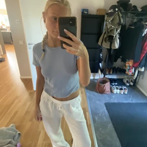 Tshirt zara - Superfin blå tshirt från zara🤍🤍