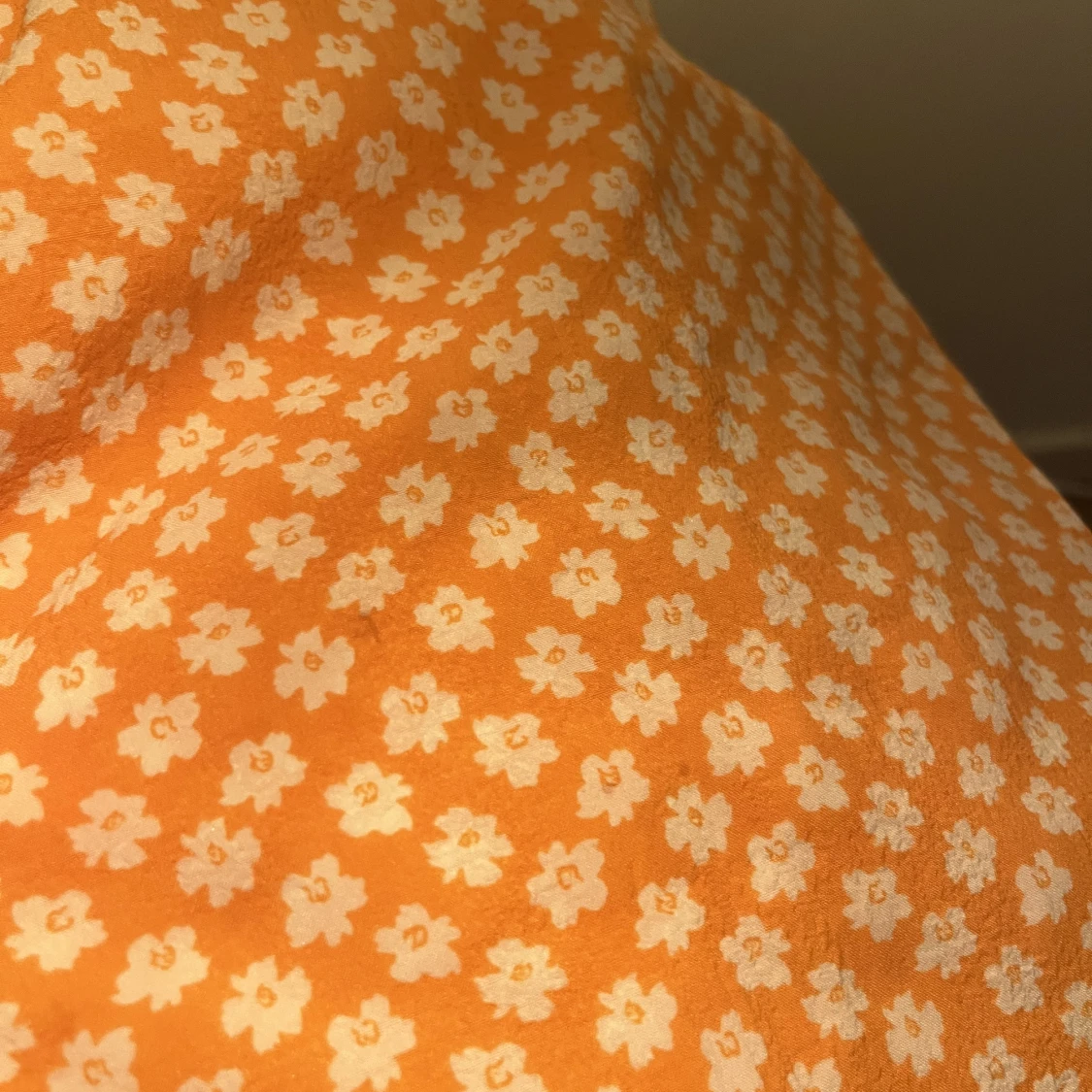 Orangeblommig sommarklänning - 91