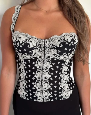 Corset - Säljer världens finaste corseten för att jag behöver pengarna! 