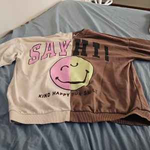 Tröja, hood - Tjocktröjan har storlek 158/164. Jag har knappt använt den fast tvättar ändå försäkert helt skull.