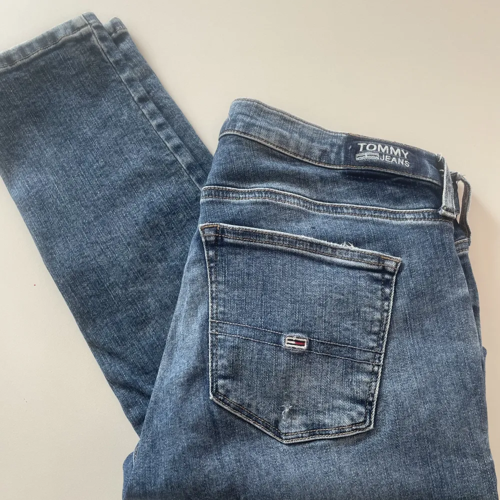 Tommy H jeans  Endast använda en gång . Jeans & Byxor.