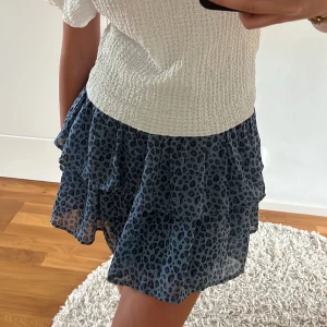 Volang Kjol - Söt volangkjol perfekt för sommaren☀️☀️ Inga defekter!