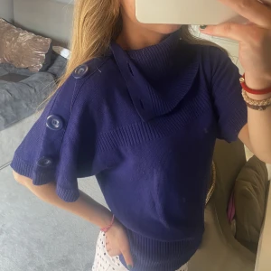 Stickad tshirt  - Stickad tshirt från Vero Moda 💙