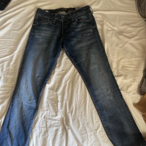 Mörkblå jeans  - Jeans från Jacknjones i bra skick, storlek 31/30