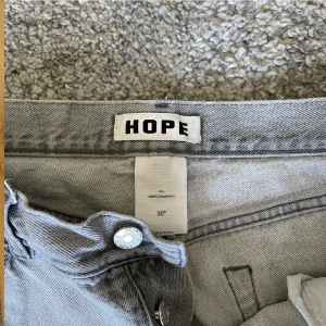Hope jeans - Säljer 2 par hope jeans, båda i 30, små defekter pm för bild. 700kr st ellet 1200 för båda!