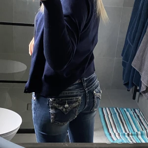 Lågmidjade Miss Me jeans - Har ej bestämt mig om jag vill sälja, men kollar över intresset på mina lågmidjade miss me jeans. Nyskick, använda fåtal gånger. KOM MED BUD!!