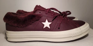 Helt nya Converse All Stars Red Fur 41  - Helt nya Converse All Stars Red Fur 41 