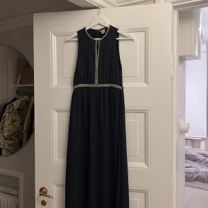 Långklänning - Långklänning från HM Använd en gång Nypris 700 