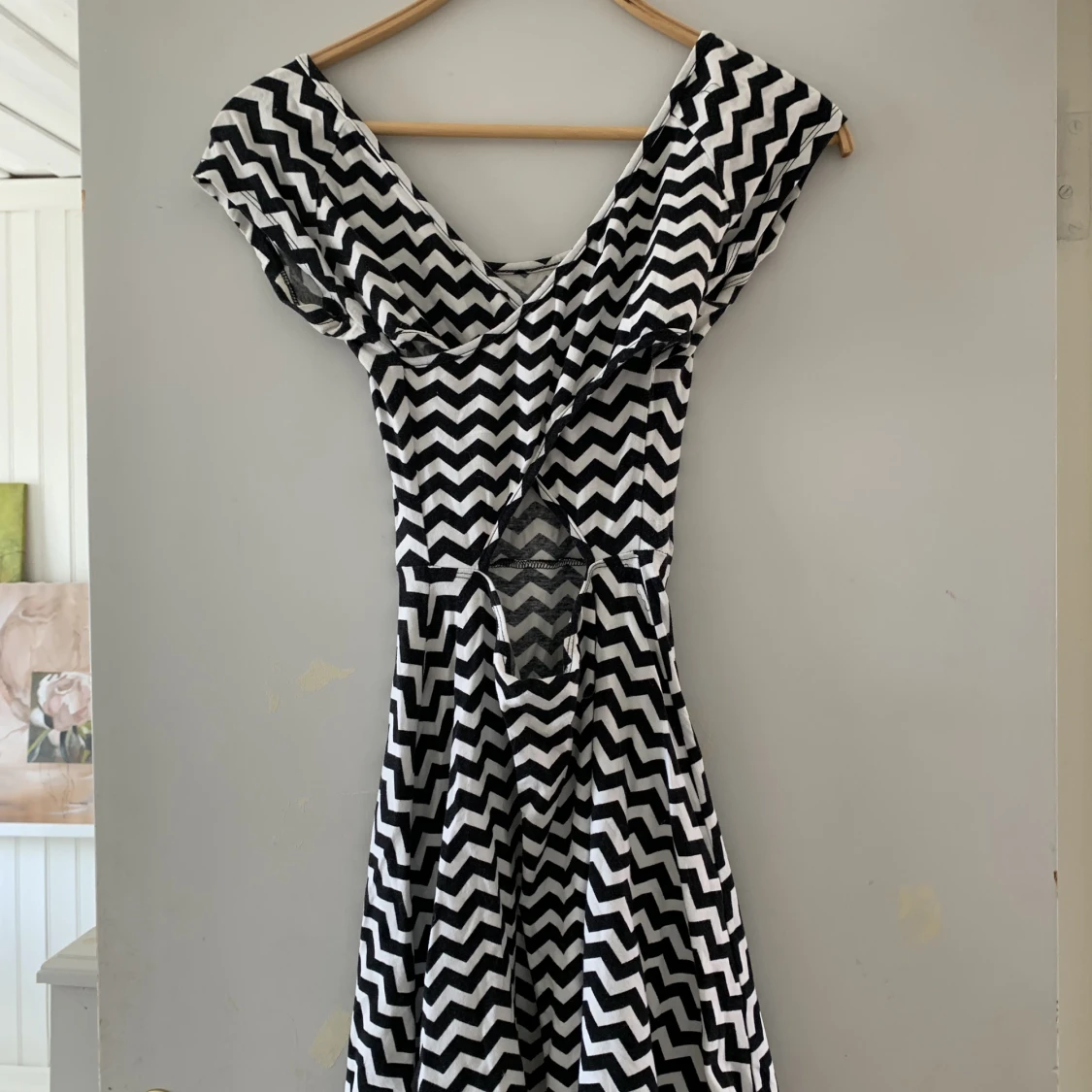 Klänning med korsrygg - 90