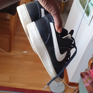 Äkta - I bra skick och passar 39 _ 40