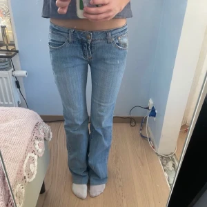 Jeans - Supersnygga lågmidjade jeans🥰