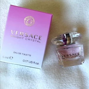 Ny Versace Bright crystal, 5 ml - Ny parfym från Versace  5 ml. 
