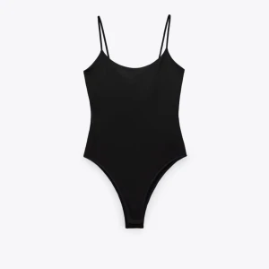 Zara topp  - Helt oanvänd Skims imiterande body från Zara. Säljer pga fel storlek💕