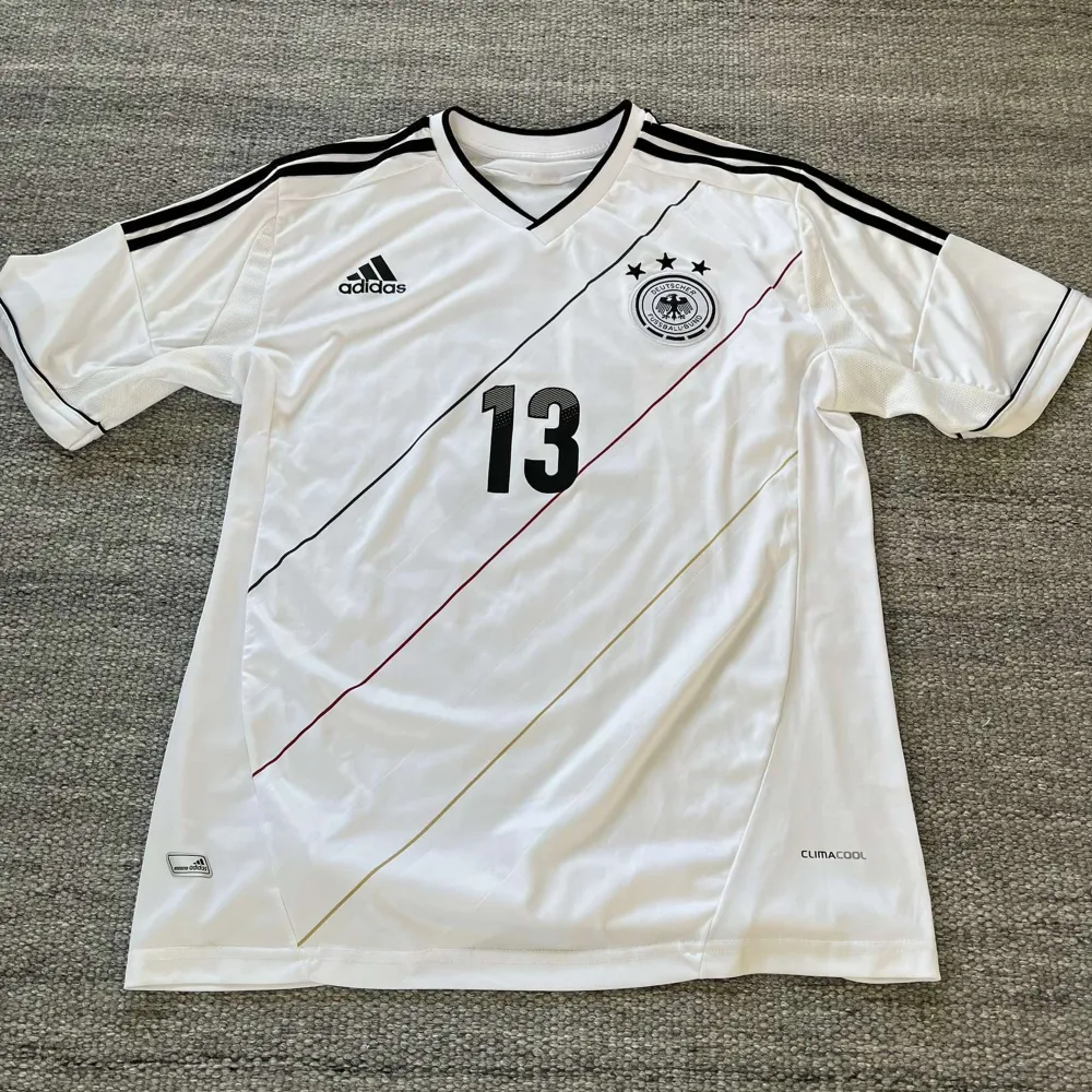 Fet Müller jersey i size L  Bra vintage skick . T-shirts.