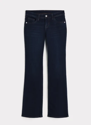 low waist jeans  - Lågmidjade jense med detaljer på bakfickan💗säljer då de är för små för mig  Benen är bootcut  Tvättas innan de skickas❣️