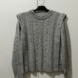 Stickad - Väldigt skön snygg stickad tröja 