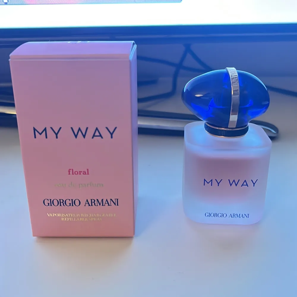 Armani parfym ”my way floral”, eau de parfum 30ml. Endast testad, dvs ca 97% av innehållet kvar!. Övrigt.