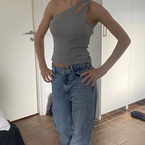 Cool one shoulder topp - Nästan aldrig använd✨✨