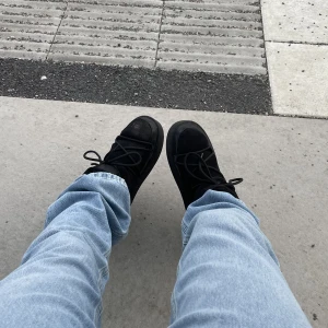 Vinterskor - Säljer mina trendiga vinterskor från hm som är slutsålda. Bra skick. Nypris 400kr. Stl 38/39