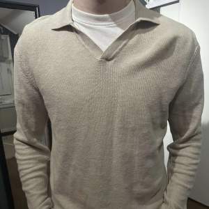 Fin stickad tröja från kappahl, använd Max 4 gånger Nyskick Nypris: 499