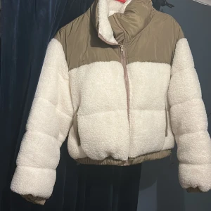 Jacka - Använd cirka 5 gånger inköpt för 1 år sedan 