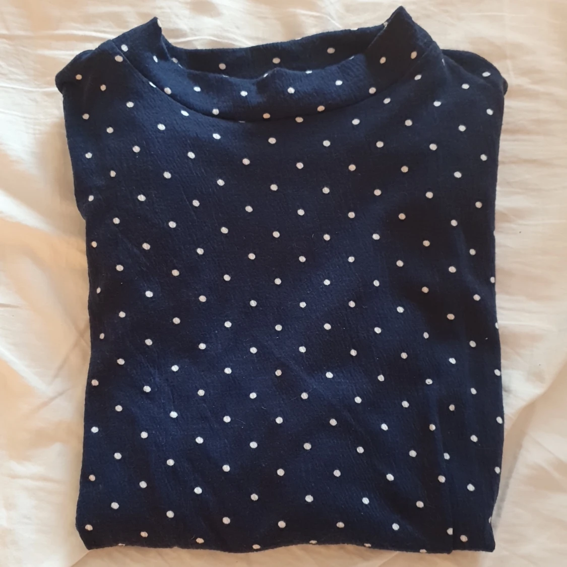 Prickig marinblå topp m  - 91