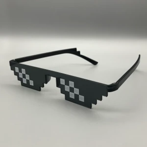 Solglasögon Pixel - Helt nya!   Nedsatt pris jämfört med hemsidan💸   WWW.LILJA.STORE🌐