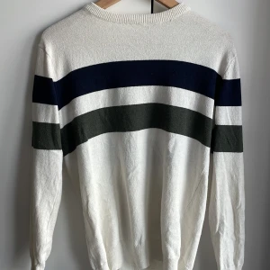 Randig tröja - Randig tröja från Brave Soul, kommer inte till användning. Storlek XS men passar S och lite större.