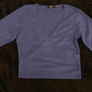 Tröja  - Gullig tröja ifrån Bikbok🫶🏽