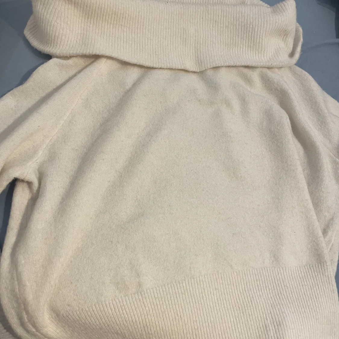 Offshoulder tröja  - 90