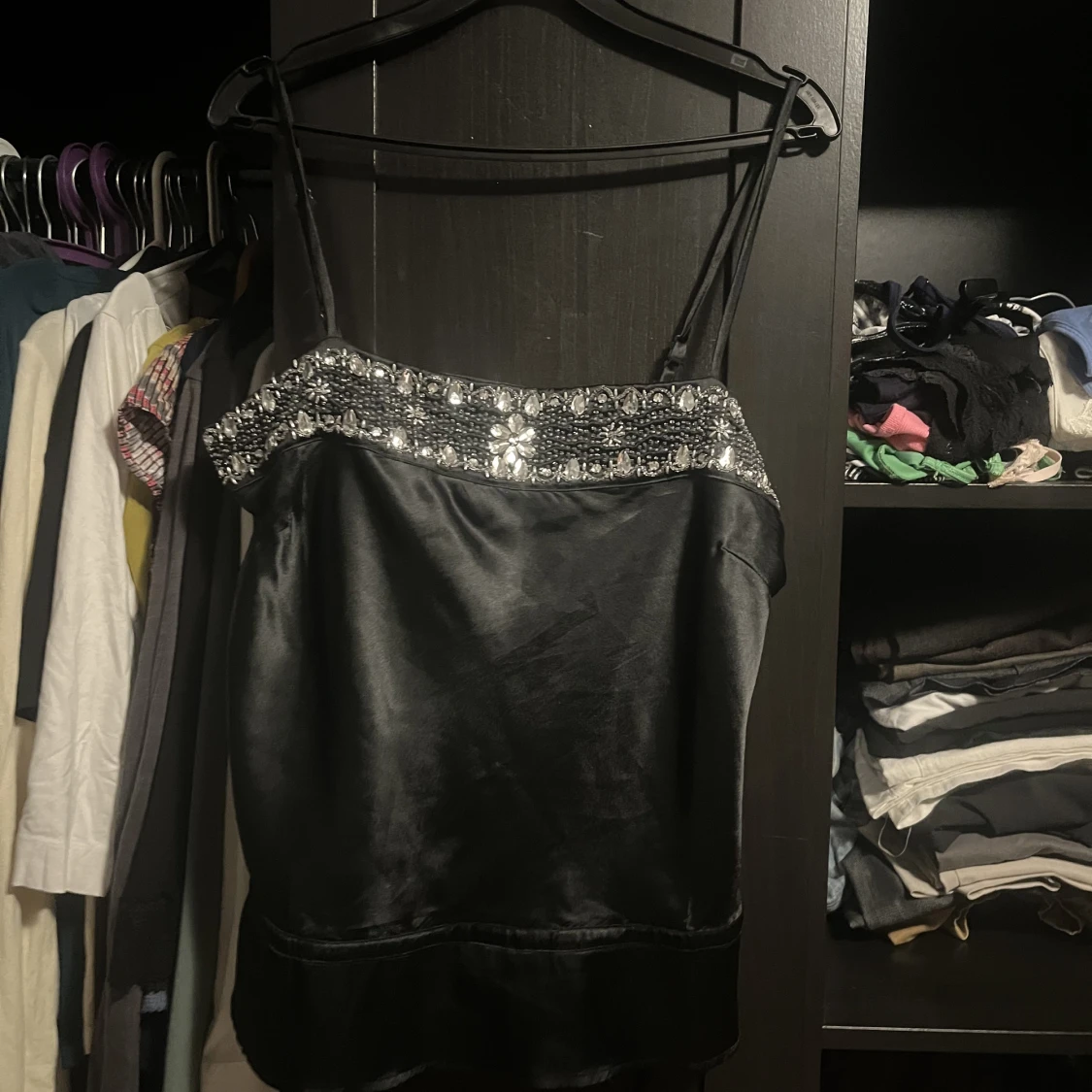 Superfint och coolt linne med detaljer💞 - 90