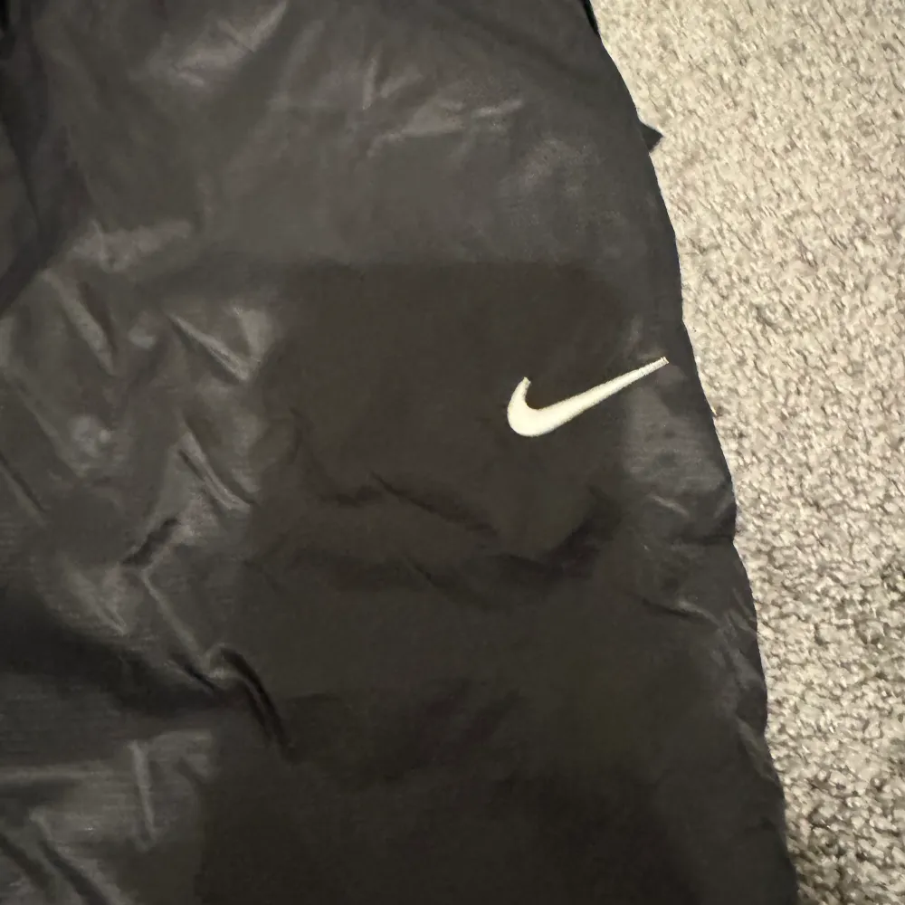 Nike pants, size M, never worn. Jeans & Byxor.