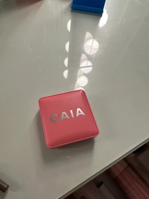 Caia blush  - Super fint blush från caia. Färgen är grapefruit juice och är helt oanvänd 