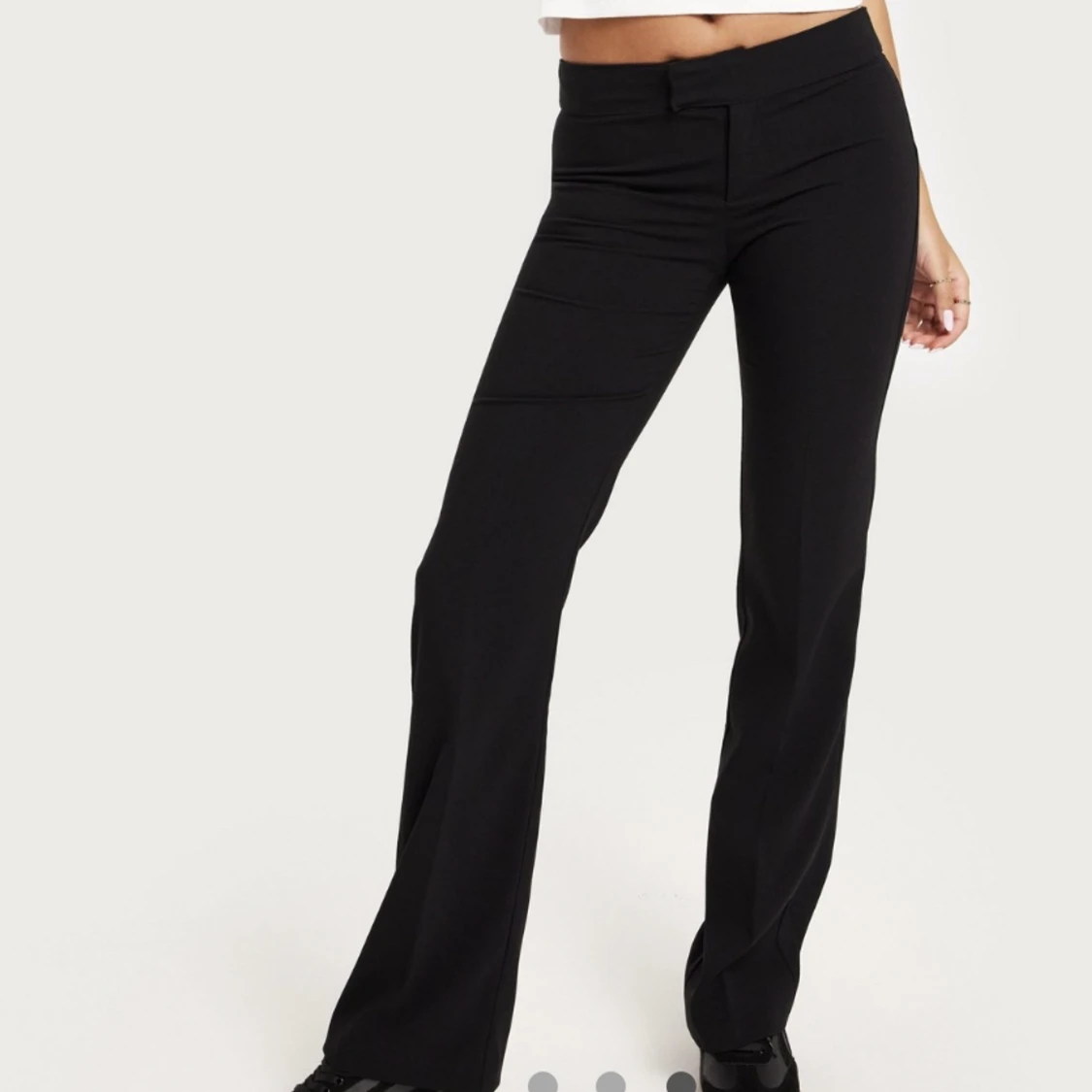 Low waist kostymbyxor