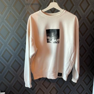 Tröja  - Tröja med tryck från Hm i mycket bra skick  Oversized fit