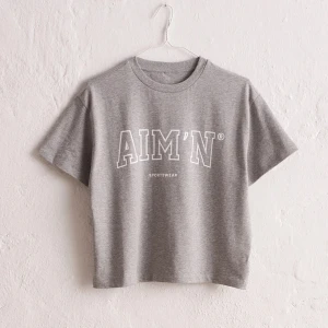 Aimn t shirt - Supersnygg t shirt från Aimn i storlek M. HELT NY utan prislapp dock! Köptes för 399 kr
