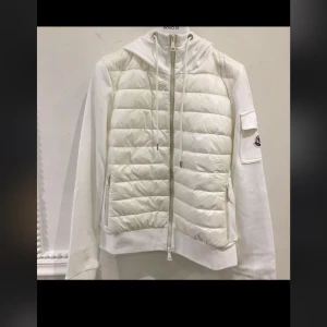 Monckler  - Har använt den i några månader passar till allt rkt fin 